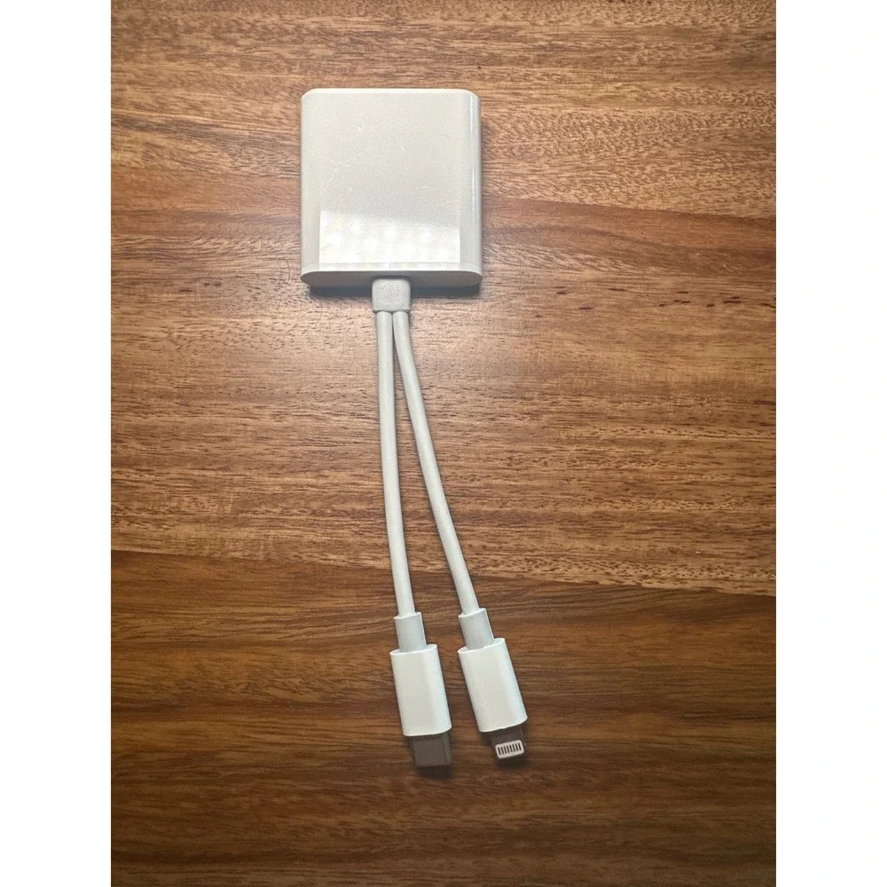 2-in-1 SD Card Reader USB-C and Dual Connector for iPhone iPad Mac White